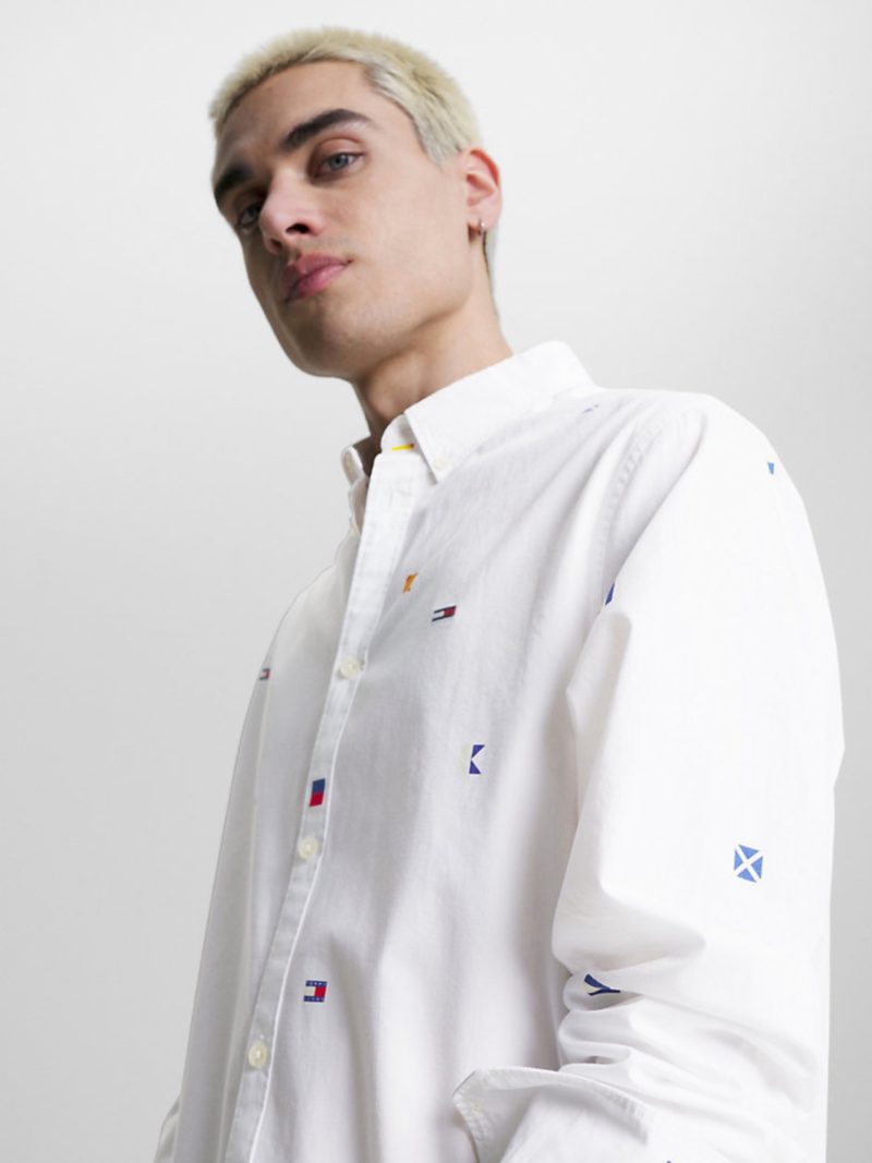 Tommy Jeans pánská bílá košile FLAG CRITTER