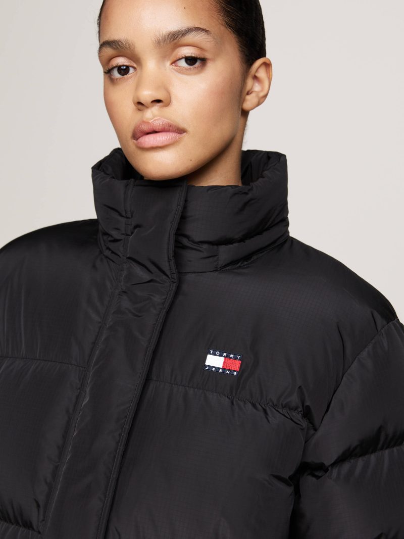 Tommy Jeans dámský péřový černý zimní kabát